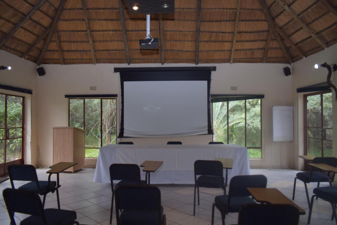 Copacopa Lodge And Conference Centre Punda Maria Exteriör bild